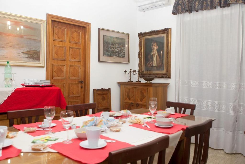 Attico Dei Pini Bed & Breakfast